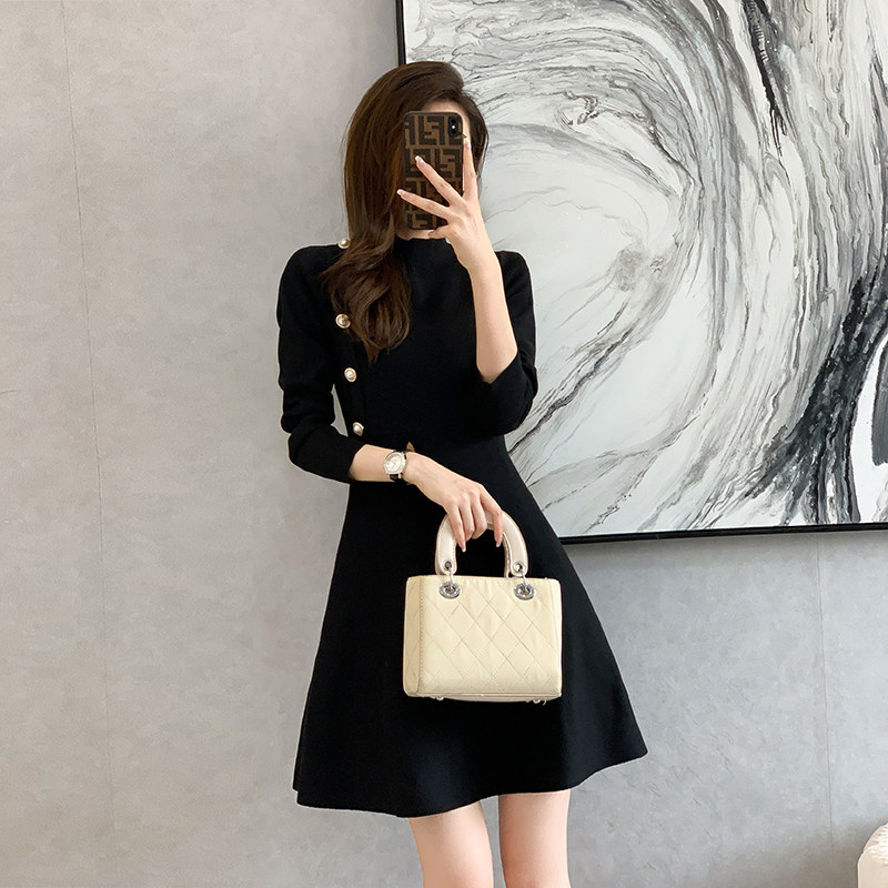 法式复古针织连衣裙2025春秋新款女装赫本风别致内搭长袖小黑裙子,淘宝优惠券,粉丝福利购,淘宝优惠卷