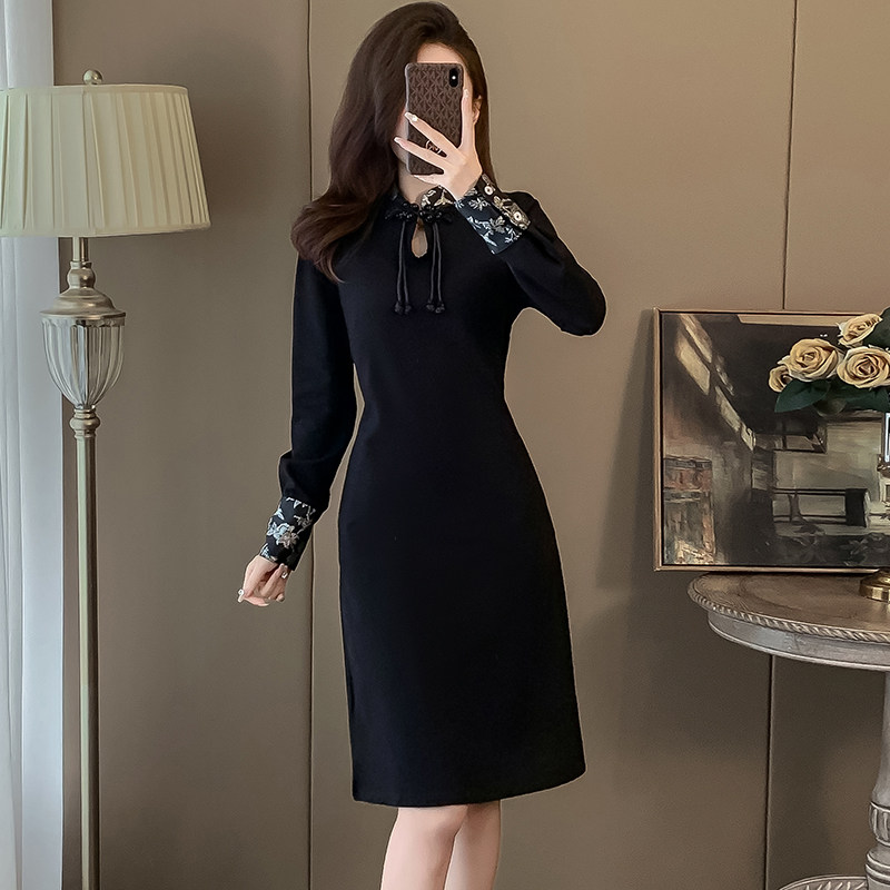 新中式国风设计感立领盘扣连衣裙女秋冬季高级感加绒加厚打底裙子,淘宝优惠券,粉丝福利购,淘宝优惠卷