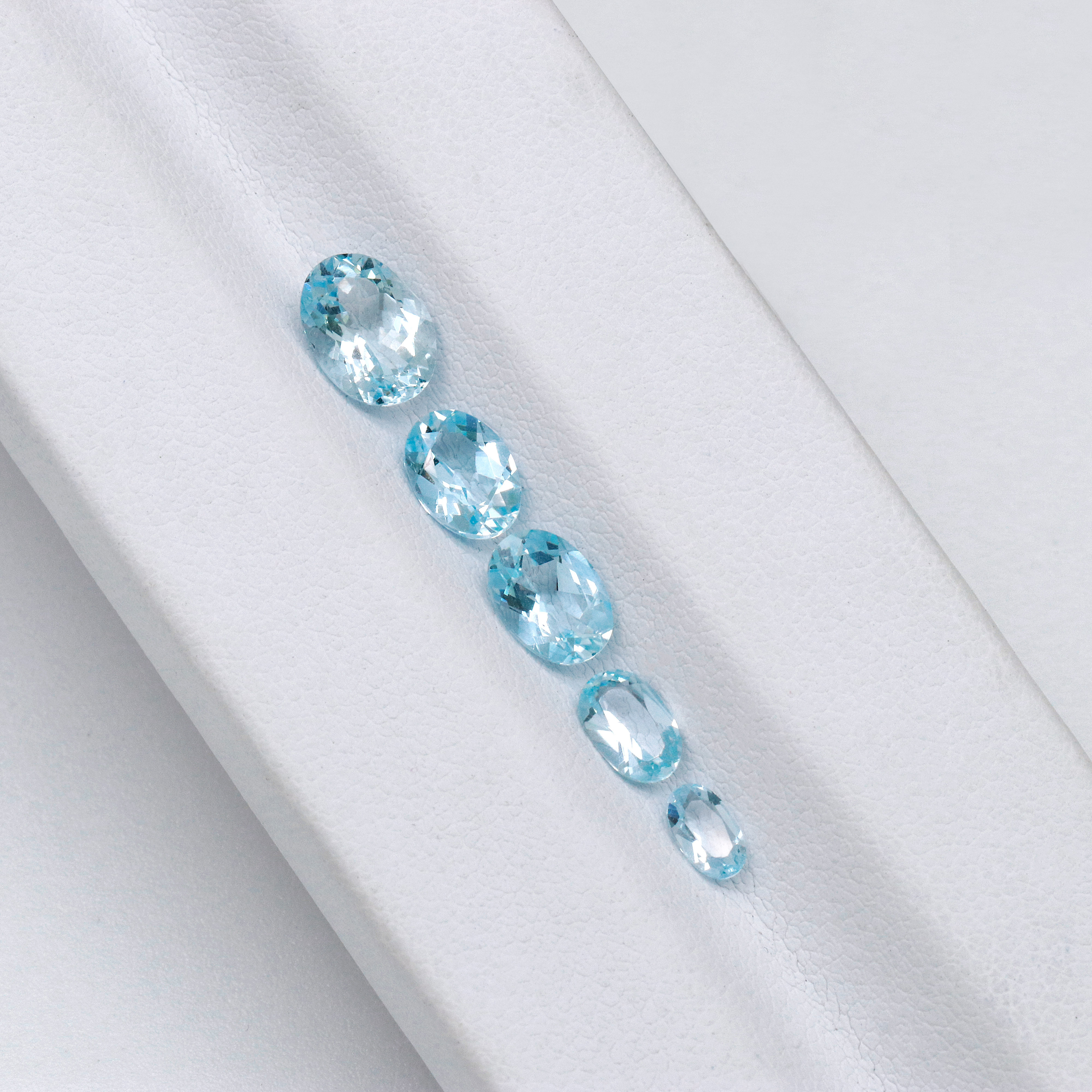 天然海蓝宝裸石戒面蛋形刻面原石椭圆形海蓝宝镶嵌配石晶体干净,淘宝优惠券,粉丝福利购,淘宝优惠卷