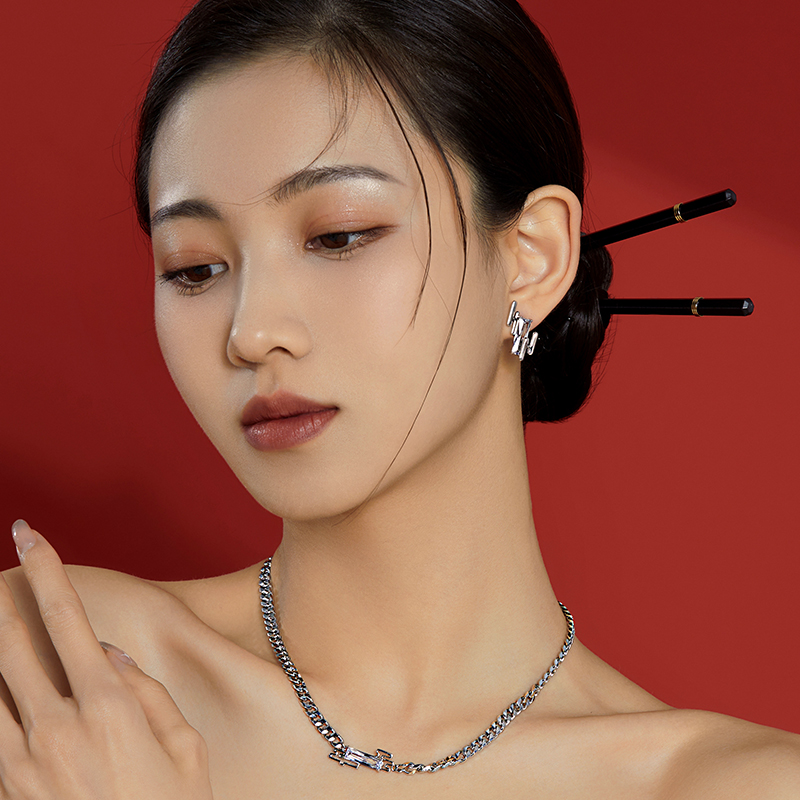 Glam Ever颈链祥云吊坠设计项链送女友轻奢小众设计高级感锁骨链