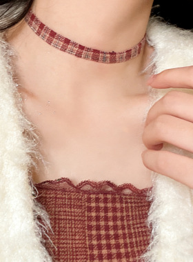 酒红天鹅绒choker十字架项链女