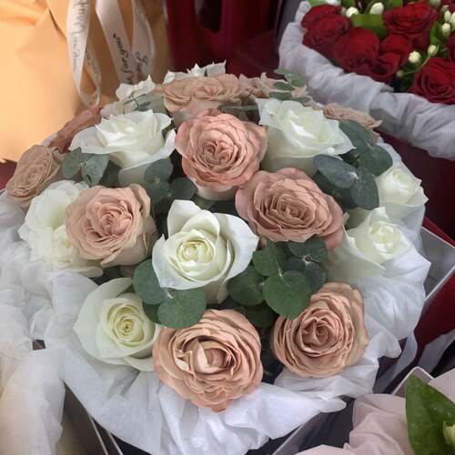 紫色白色玫瑰套餐组合花束云南昆明基地直发百合520母亲节发水养 - 图0