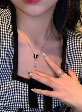 黑色流苏蝴蝶项链女轻奢锁骨链