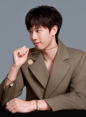 潘多拉轻奢戒指闪耀成排宝石永恒