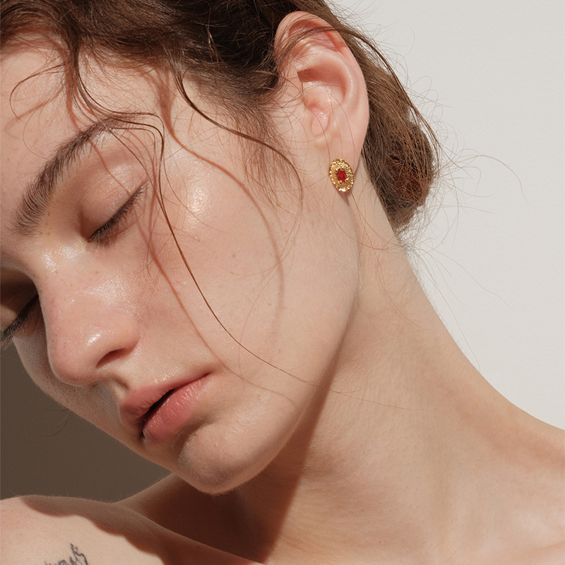 sanswood森吾《温莎》帕德玛红钻耳钉女轻奢纯银法式复古椭圆耳饰 - 图1