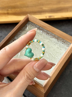 原创设计菱镁矿屁桃小戒指搭配坨爱心小米珠女款时尚戒圈礼物