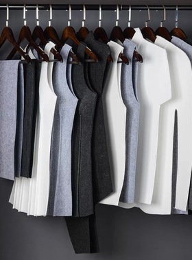 意式极简衣帽间样板房全屋定制家具展厅衣柜装饰毛毡道具西装衣服