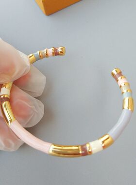 彩色设计小众轻奢法式珐琅拼色黄铜铸造高保色时尚精致手镯批发