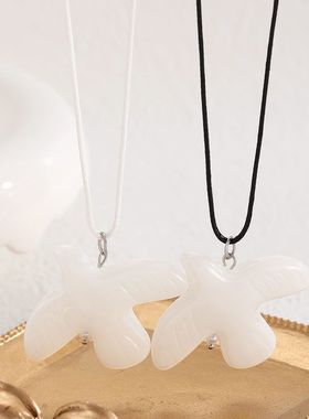 欧美fever同款白色陶瓷和平鸽子项链系带黑绳设计长款毛衣链配饰