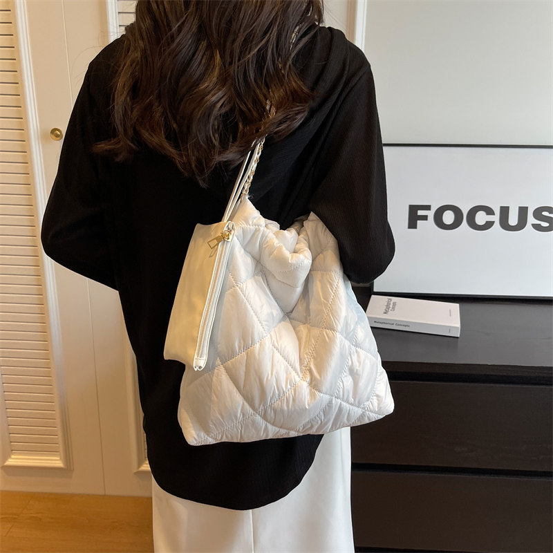 韩国ins风小众日常大容量包包女2023新款春夏百搭菱格链条单肩包,淘宝优惠券,粉丝福利购,淘宝优惠卷