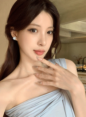 2024年新款小巧山茶花耳饰甜美