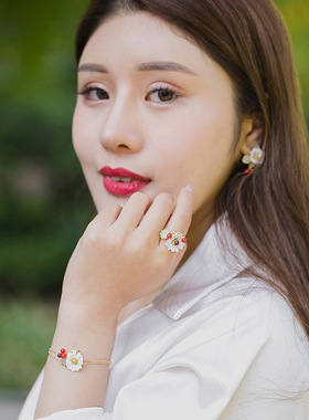 白色小雏菊手链ins网红手链情侣礼物小红书时尚大气氛围感感手链