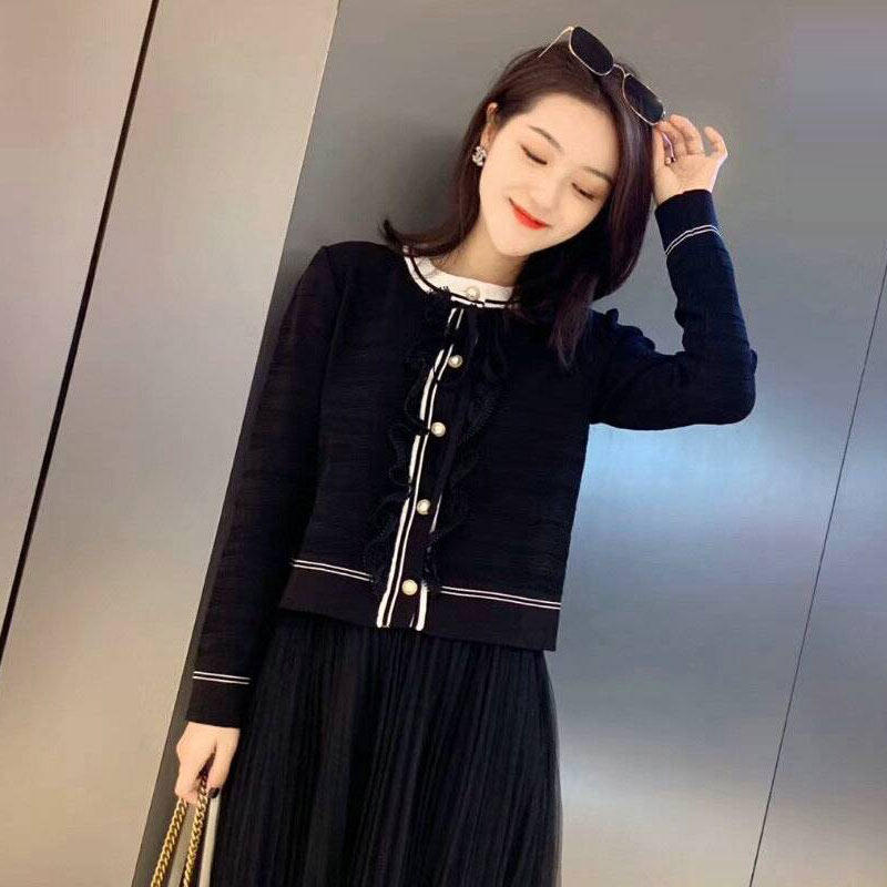 年阿玛施新特官网2021新款短外套 必帅毛针织衫