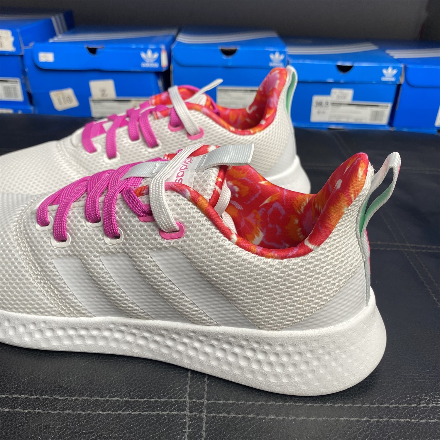 ADIDAS阿迪达斯正品男女跑步鞋网面透气轻便低帮运动休闲鞋FZ0364 - 图0