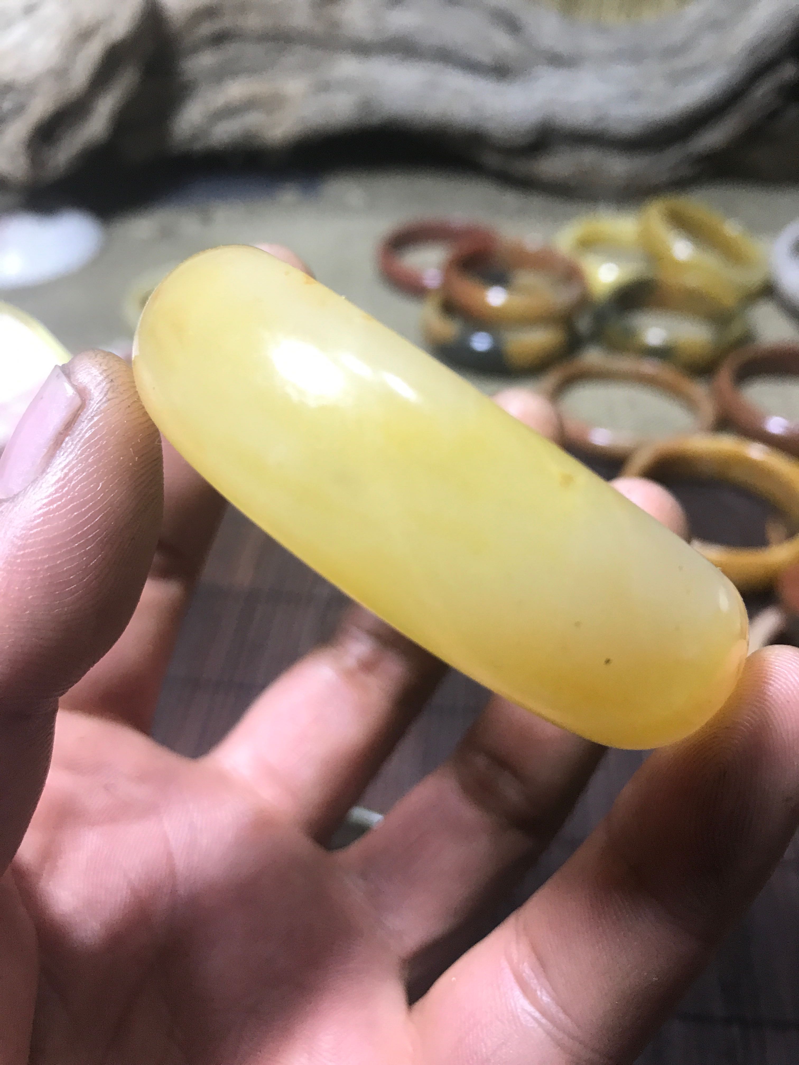 新疆克拉玛依乌尔禾天然金丝玉手镯女款天然戈壁玉正品乌鸦皮手镯 新疆克拉玛依乌尔禾天然金丝玉手镯女款天然戈壁玉正品乌鸦皮手镯