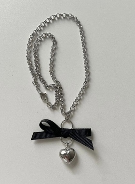 韩国ins同款钛钢黑色蝴蝶结项链银色爱心锁骨链甜酷少女饰品