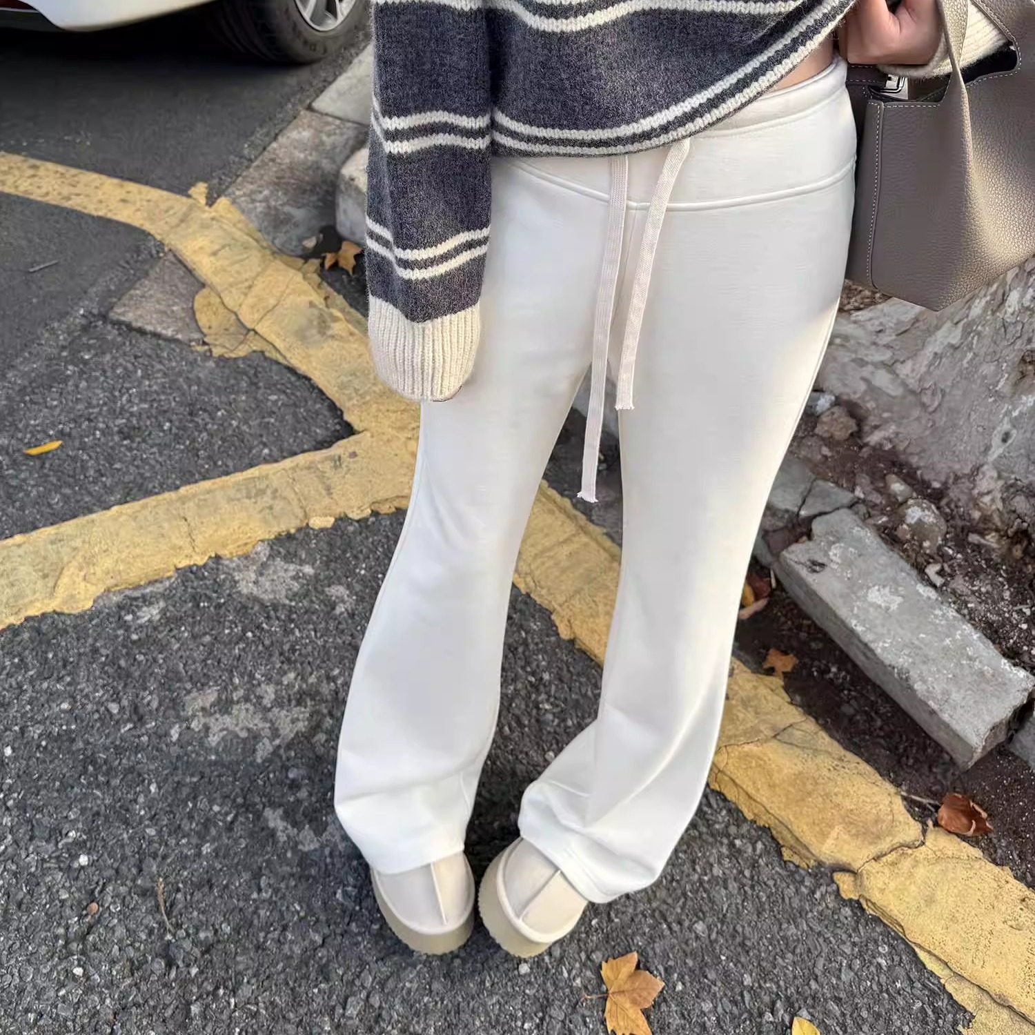 灰色喇叭裤女秋冬加绒2025新款高腰垂感窄版休闲微喇糯米裤,淘宝优惠券,粉丝福利购,淘宝优惠卷