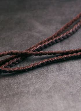 高桥吾郎男女款麻花编织鹿皮绳