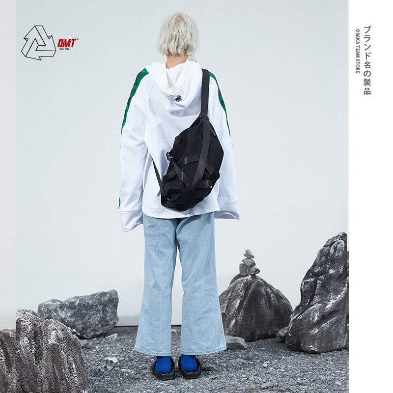 omt潮牌日系男士潮流工装斜挎包 omt男士包袋