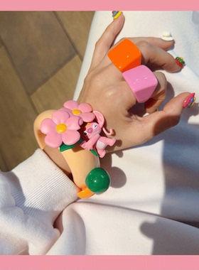 日韩卡通可爱少女原创新款闪粉彩色戒指公仔树脂哥特风甜美手镯