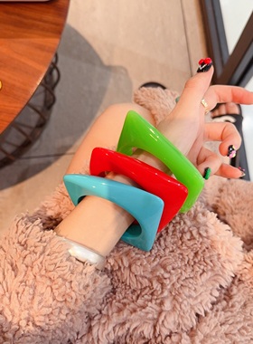 欧美跨境饰品创意几何彩色方形简约时尚彩色树脂素圈手镯