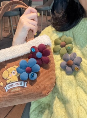 花朵造型胸针女混合材质灰色针织衫装饰配饰慵懒风