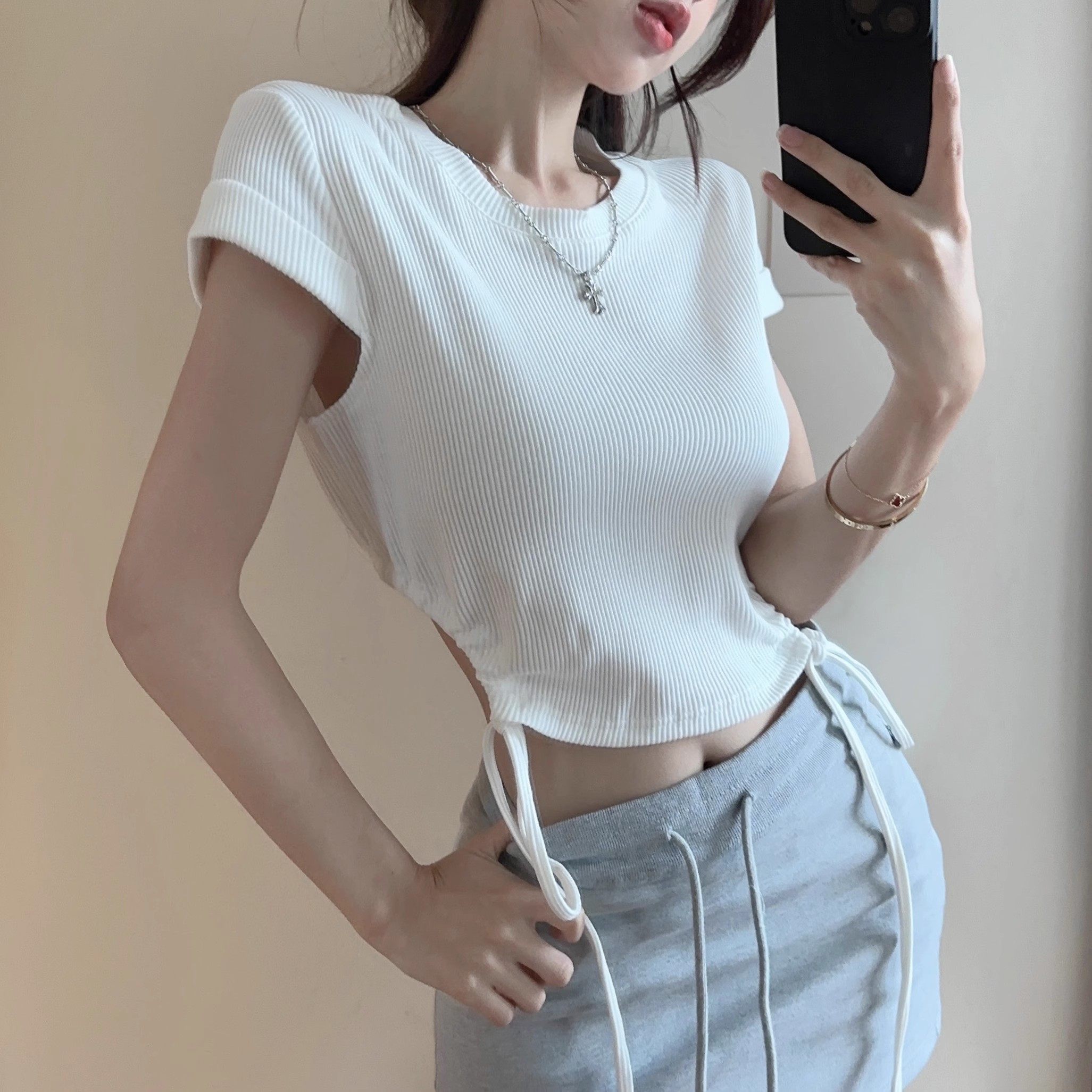 纯欲上镜甜辣妹性感露背短款修身上衣女露腰抽绳绑带正肩短袖t恤,淘宝优惠券,粉丝福利购,淘宝优惠卷