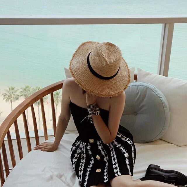 100 raffia woven fur-edged straw hat