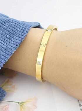 2023  Design Gold Color Zircon And Cross Nut Nail Bracelet G