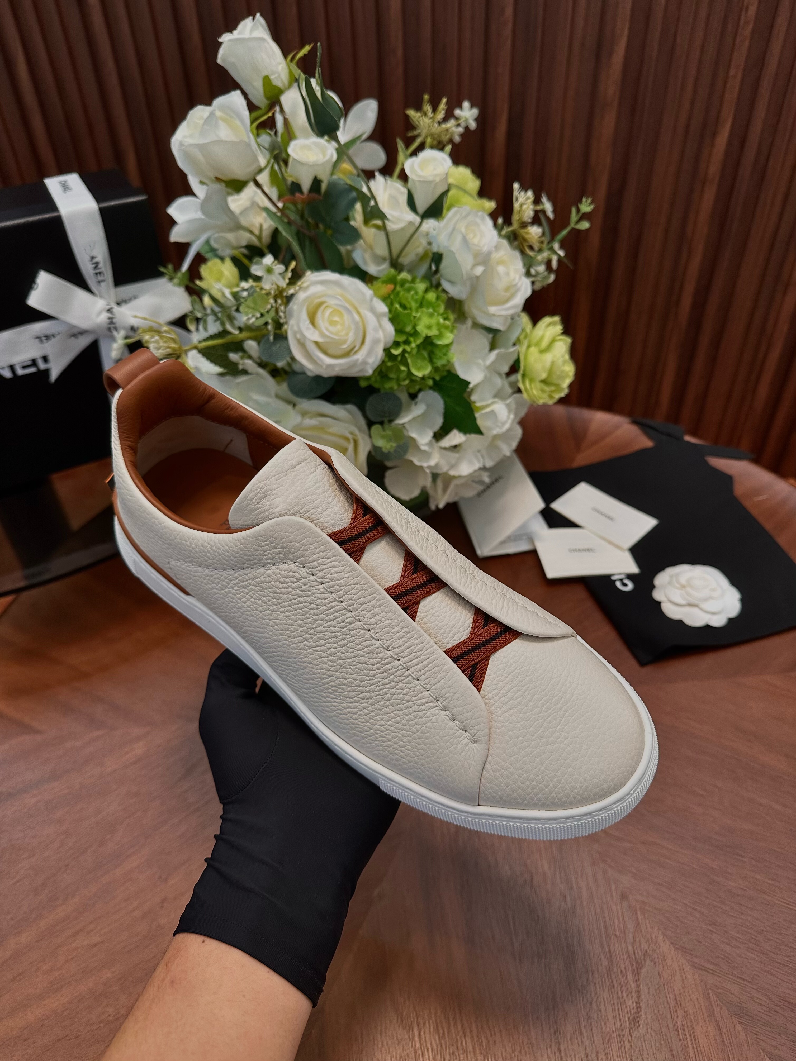 2026新款鹿皮小白鞋交叉松紧带商务休闲鞋男一脚蹬老钱风运动板鞋,淘宝优惠券,粉丝福利购,淘宝优惠卷