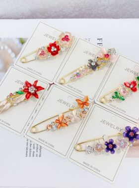西雅彤话合金女郁金香胸针