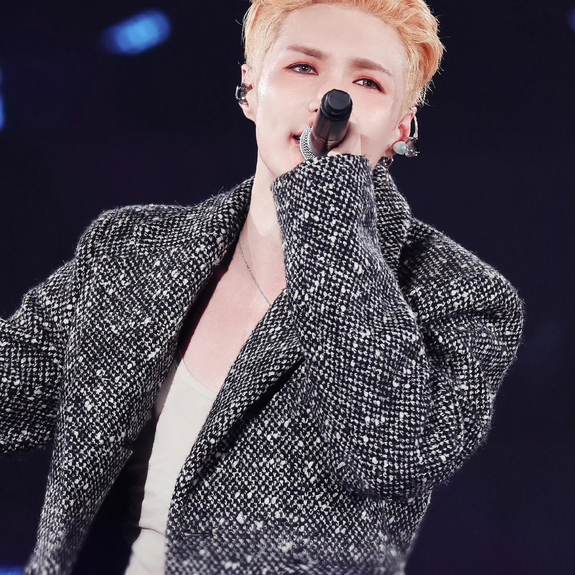 张艺兴同款黑色羊毛毛呢短款小香风西服夹克韩版时尚潮流西装外套,淘宝优惠券,粉丝福利购,淘宝优惠卷