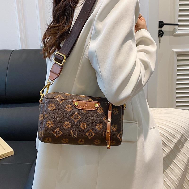轻奢复古小方包包女2025新款宽肩带休闲女包多层大容量单肩斜挎包 - 图2