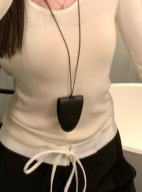 区区欧阳皮质长款项链挂脖配饰