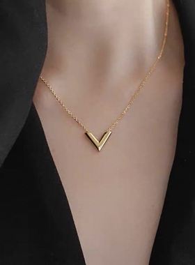 猫女的心事简约金色小众轻奢V字母项链女夏锁骨链网红百搭