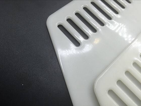 Special thickening and hardening plastic scraping and styling scraper putty for wallpapering and wall coverings