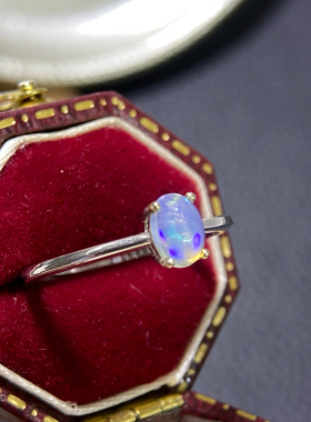 925银天然欧泊戒指 4*6MM白金色玫瑰金色可选 简约四爪戒指