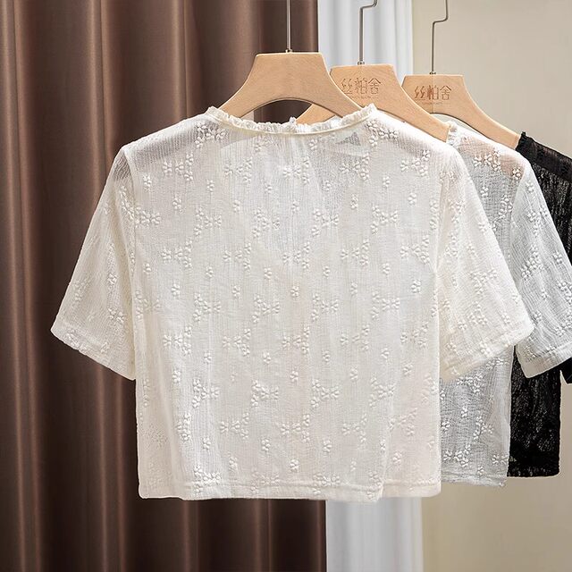 Lace Top 2025 Summer ແບບໃຫມ່ຂອງແມ່ຍິງ Outerwear ແບບງ່າຍດາຍຂອງແຂນສັ້ນຫນຶ່ງປຸ່ມ Hook Flower Temperament Jacket