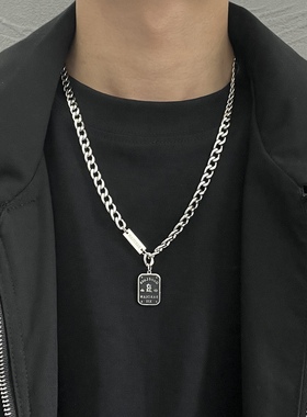 好运方牌字母钛钢项链