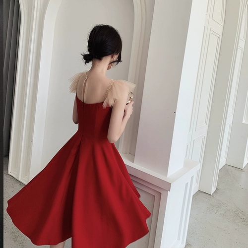 Красное вечернее платье, коллекция 2022, V-образный вырез, по фигуре
