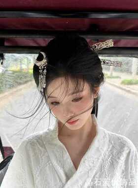 新中式清冷月牙流苏步摇汉服发簪女战国袍外景旅拍造型配套头饰