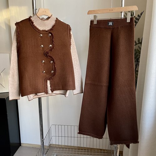 妈妈装新中式毛边马甲针织套装秋款气质小香风外穿马夹时尚三件套 - 图2