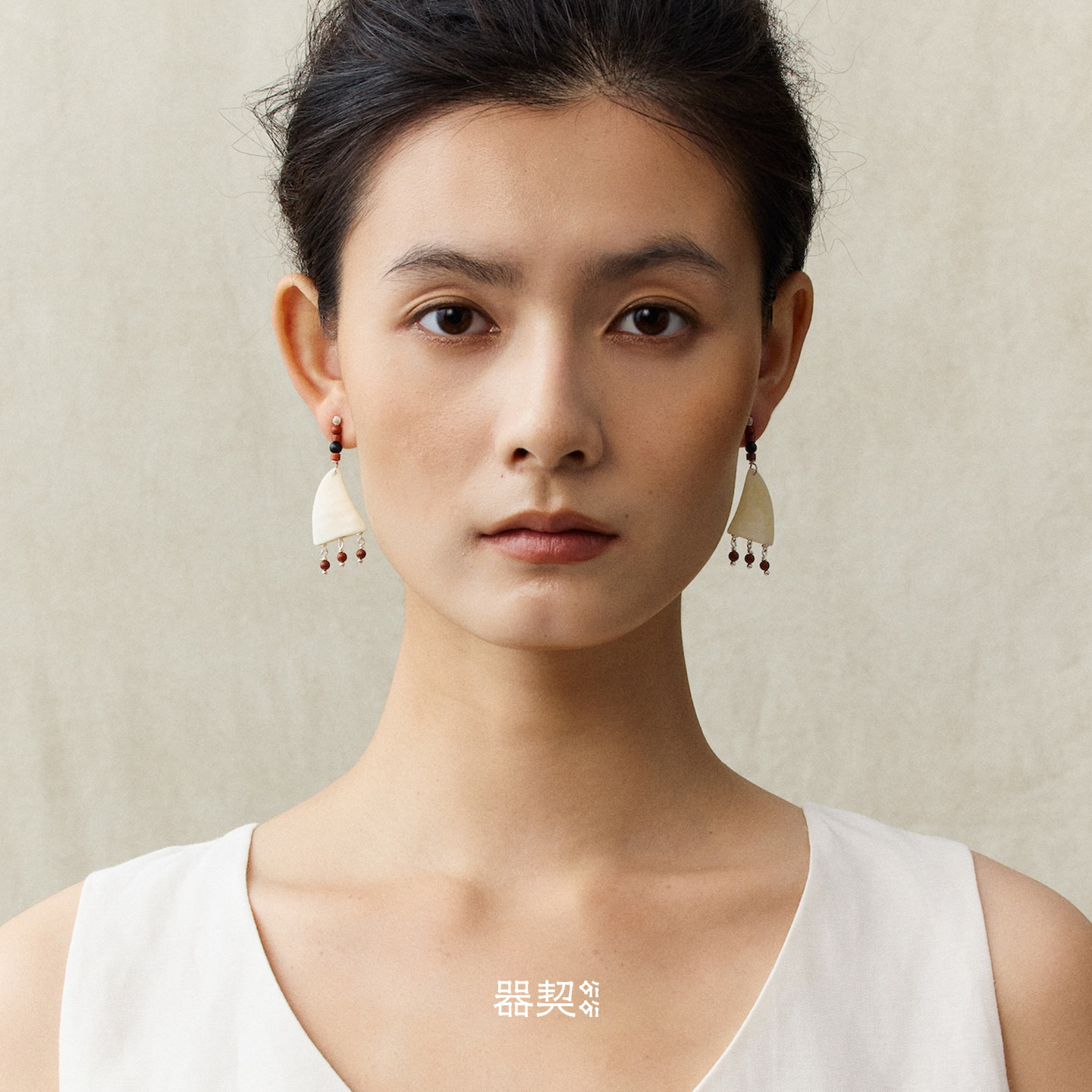 QIQI器契 鸣角牛骨红石耳坠 纯银原创设计乌金银饰耳饰耳环 默叙,淘宝优惠券,粉丝福利购,淘宝优惠卷