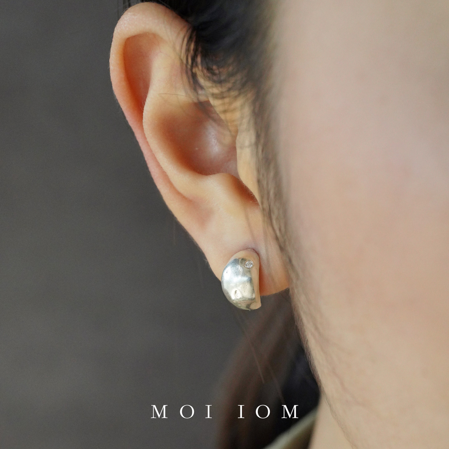 MOI IOM 月亮肌理莫桑钻耳钉 纯银原创设计银饰耳饰耳环 默叙,淘宝优惠券,粉丝福利购,淘宝优惠卷