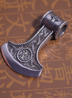 欧美朋克风钛钢卢恩字母护身符