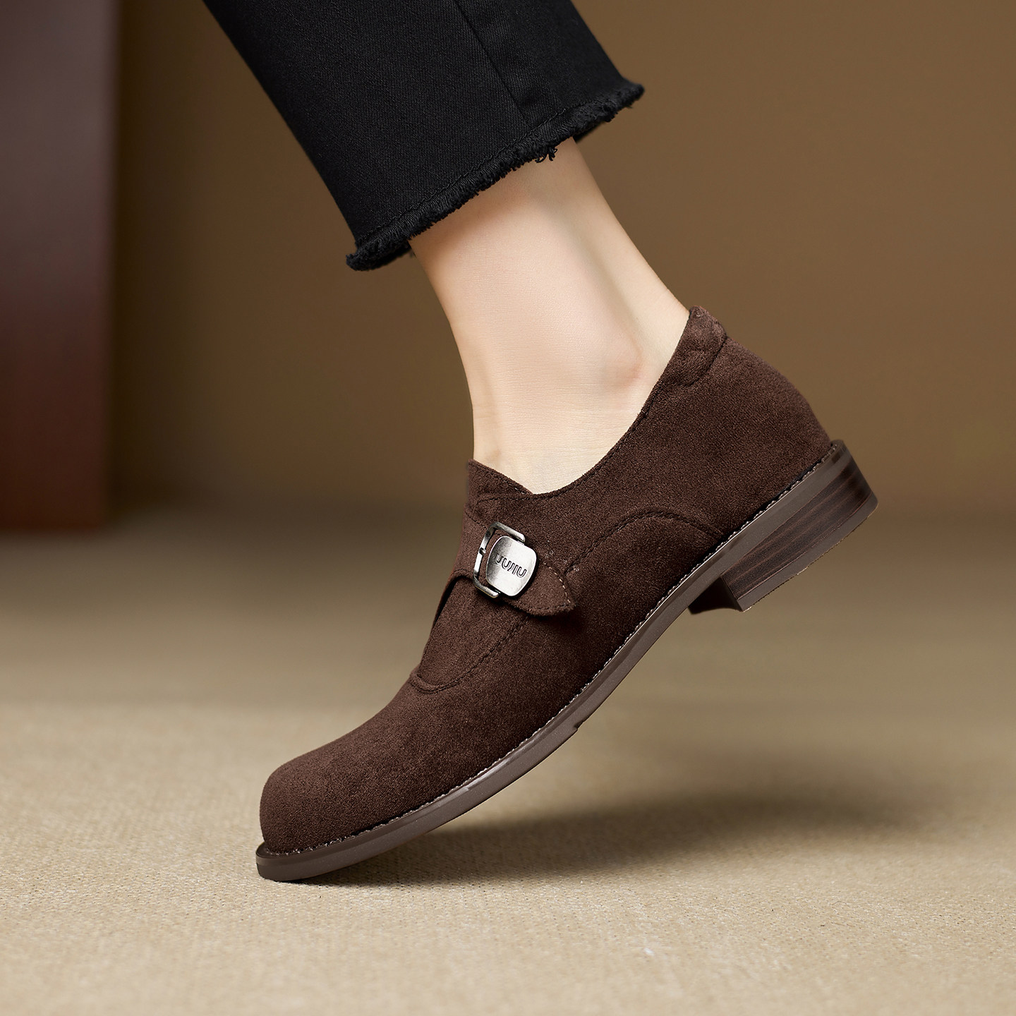 ladyblack粗低跟复古圆头乐福鞋女皮带扣绒面深口大码单鞋子41-43,淘宝优惠券,粉丝福利购,淘宝优惠卷