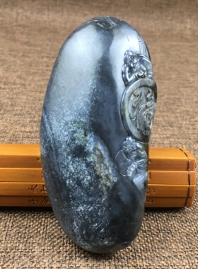 新疆和田玉籽料墨玉钟馗手把件