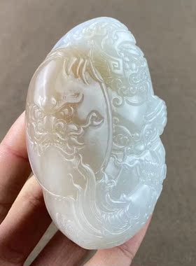 新疆和田玉俏色韦陀手把件