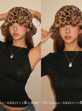 ZZZITA 粉色契约～美式闪钻十字架灰粉色四叶草项链设计感锁骨链