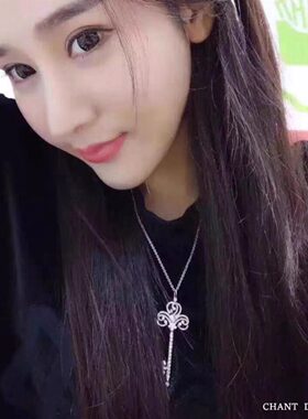 鸢尾花满钻钥匙项链女轻奢玫瑰金纯银燕尾花心形毛衣链高级感礼物